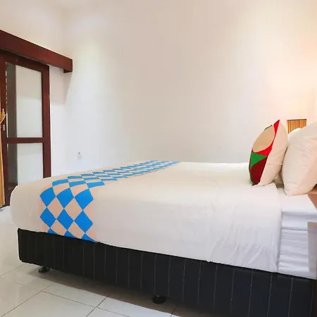 Oyo 2542 Villa Iluka 2